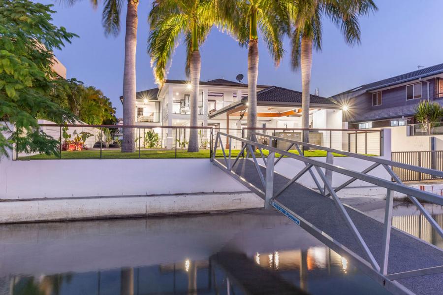 Hollywell Waterfront Builders Gold Coast