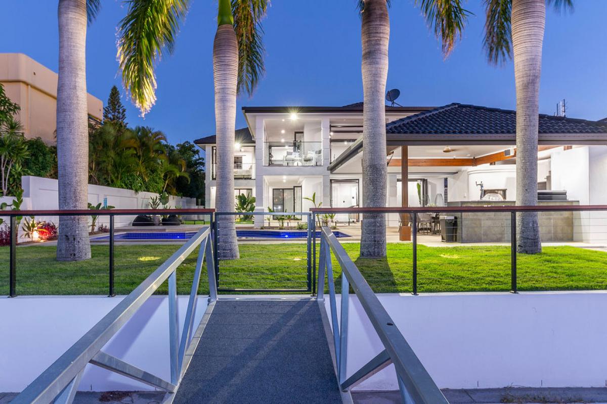 Hollywell’s Outer Area Design